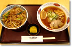 豚ばら丼とラーメンセット